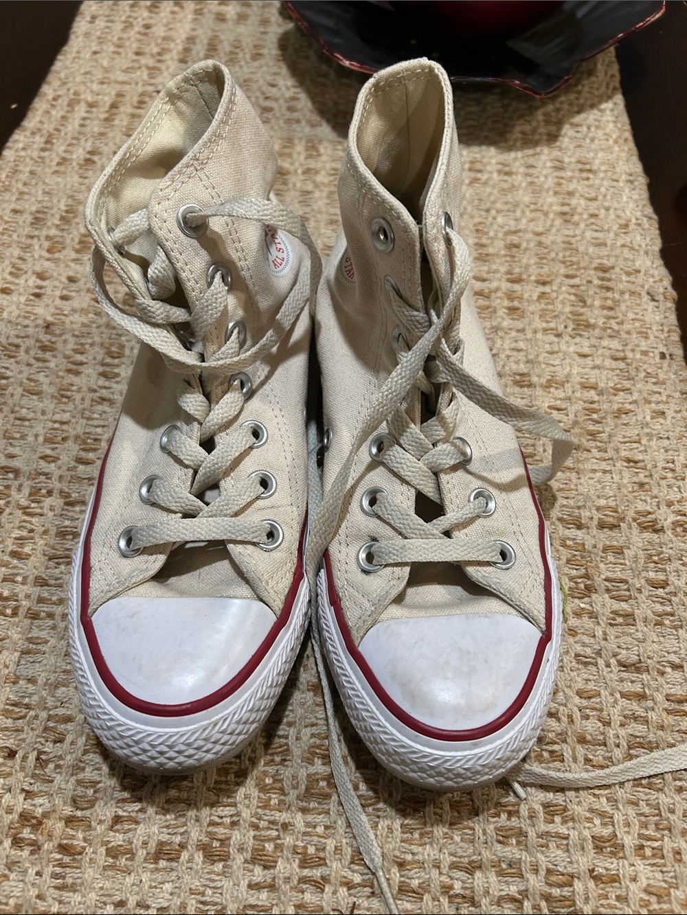 Womens High-Top Converse all Stars Canvas Sneakers in Cream with Red Trim